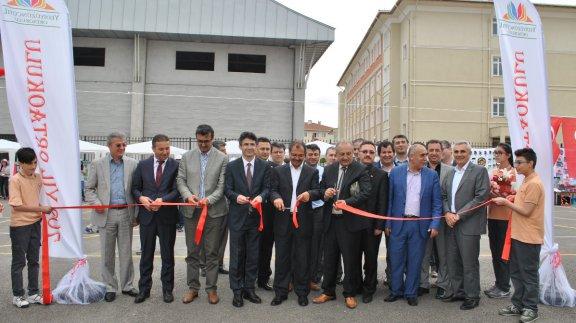 700. Yıl Ortaokulu 4006 Tübitak Bilim Fuarının Açılışı Yapıldı.
