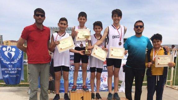 Orhangazi Ortaokulu Puanlı Atletizm Küçük Erkek Takımı Türkiye Üçüncüsü