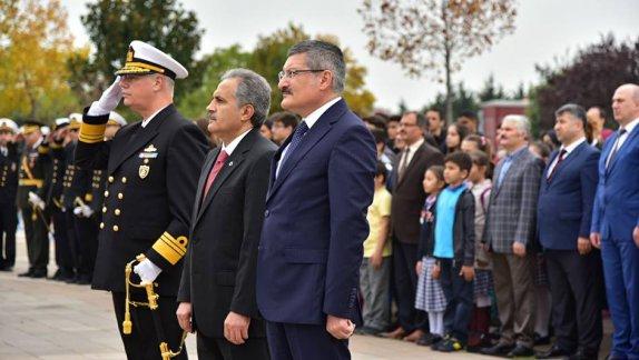29 Ekim Cumhuriyet Bayramı Atatürk Anıtına Çelenk Sunulması ile Başladı.