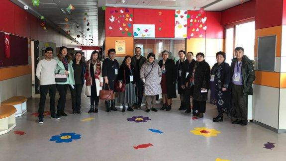 Kırgızistan Okul Öncesi Eğitim Yöneticileri Meraklı Minikler Eğitim Merkezini ziyaret etti.