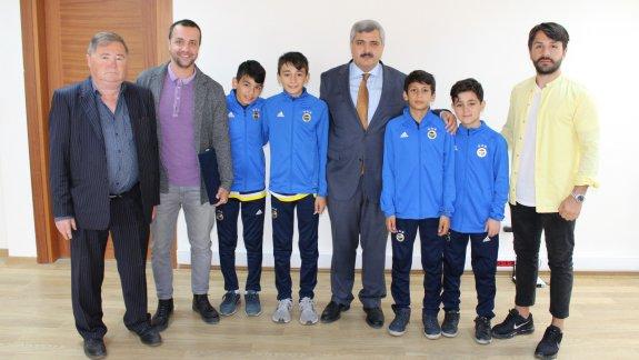 Fenerbahçe Pendik Futbol Okulundan İlçe Milli Eğitim Müdürümüz Sn. Aytekin Yılmaz´a Ziyaret