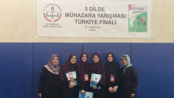Pendik Uluslararası Kız Anadolu İmam Hatip Lisesi 5 Dilde Münazara Yarışmasında Türkiye Birincisi