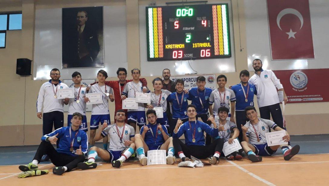Pendik Mesleki ve Teknik Anadolu Lisesi Futsal Takımı Türkiye Yarı Finallerine Katılmaya Hak Kazandı.