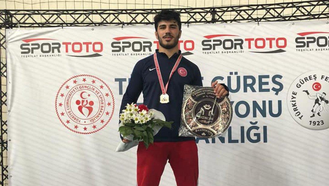Öğrencimiz Ömer Ağtaş Türkiye Gençler Güreş Şampiyonu