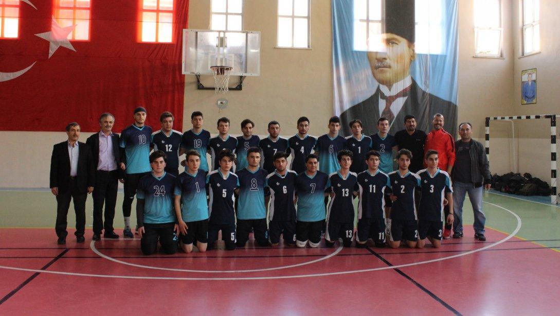 Kurtköy Anadolu Lisesi Voleybol Takımı Pendik Birincisi