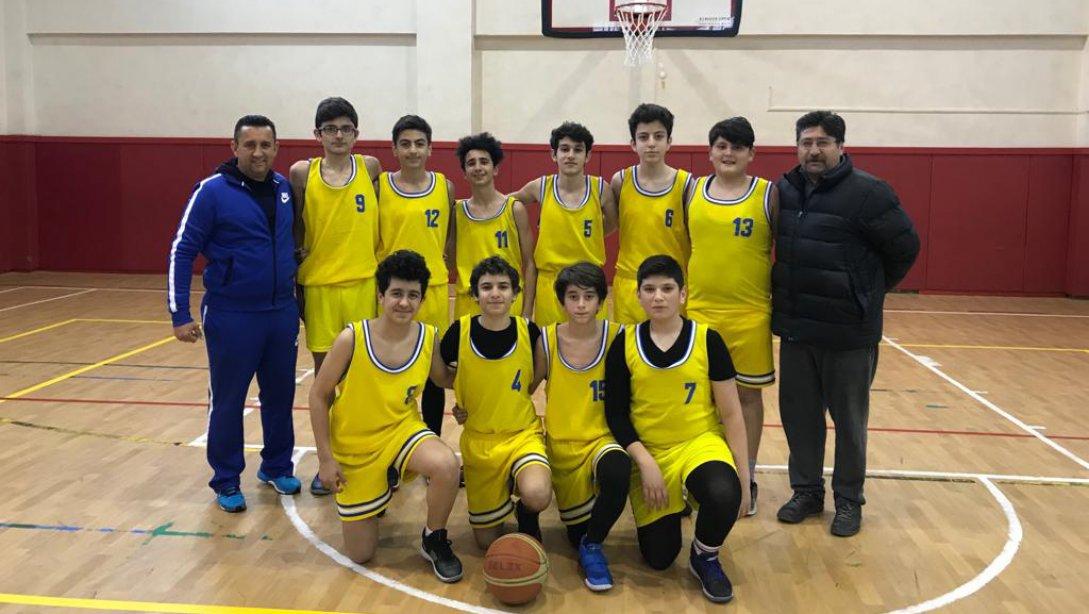 İlçemiz Ortaokullar Arası Düzenlenen Yıldızlar Basketbol Turnuvasında Orhan Sinan Hamzaoğlu Ortaokulu Pendik Birincisi Oldu.