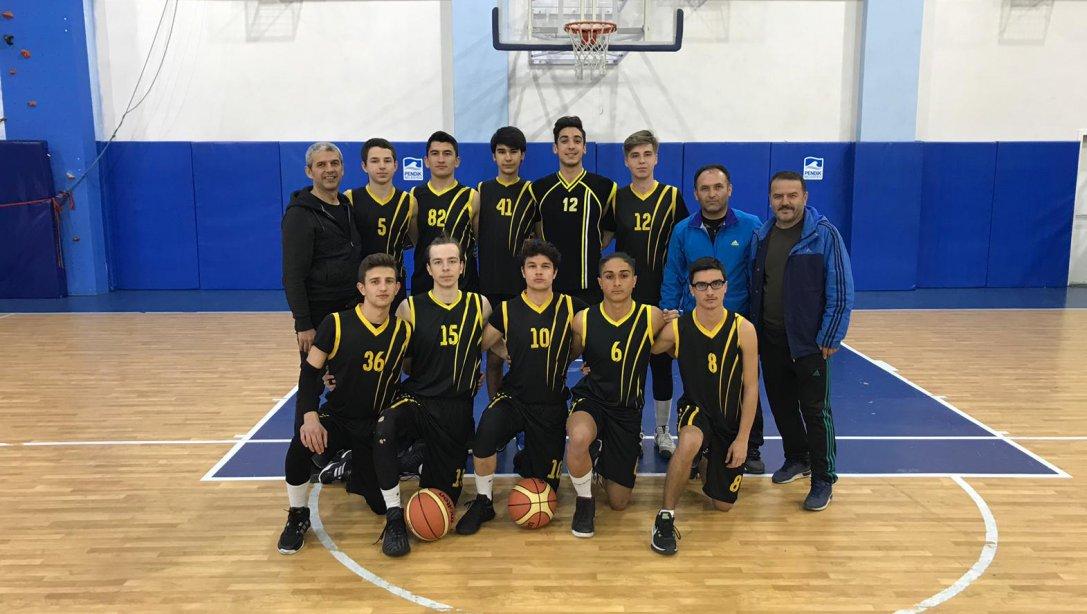 İlçemiz Liseler Arası Düzenlenen Genç Erkekler Basketbol Turnuvasında Pendik Anadolu Lisesi Pendik Birincisi Oldu.