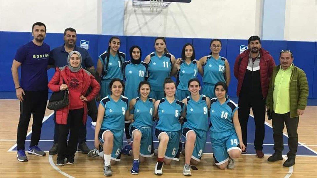 İlçemiz Liseler Arası Düzenlenen Genç Kızlar Basketbol Turnuvasında Kurtköy Anadolu Lisesi Pendik Birincisi Oldu.