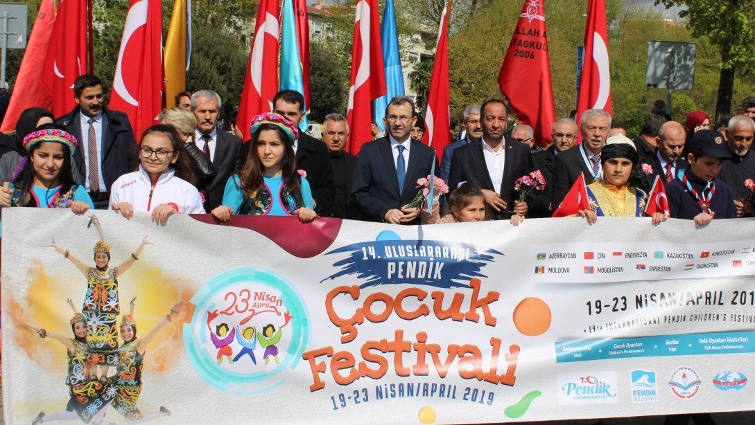 14. Uluslararası Pendik Çocuk Festivali Kortej Yürüyüşü ile Başladı.