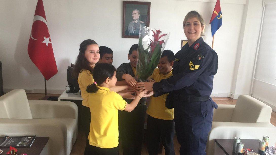 Enver Çelik İlkokulu Öğrencileri Pendik İlçe Jandarma Komutanlık Makamını Devraldı.
