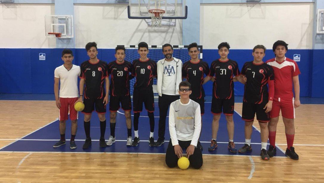 İlçemiz Liseler Arası Düzenlenen Genç Erkekler Hentbol Turnuvasında Kaynarca Şevket Sabancı Anadolu Lisesi Pendik Birincisi Oldu.