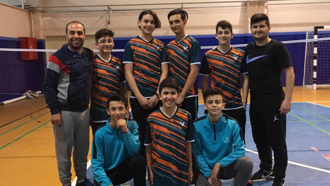 İlçemiz Ortaokullar Arası Düzenlenen Yıldız Erkekler Badminton Turnuvasında Fethi Gemuhluoğlu Ortaokulu Pendik Birincisi Oldu. 