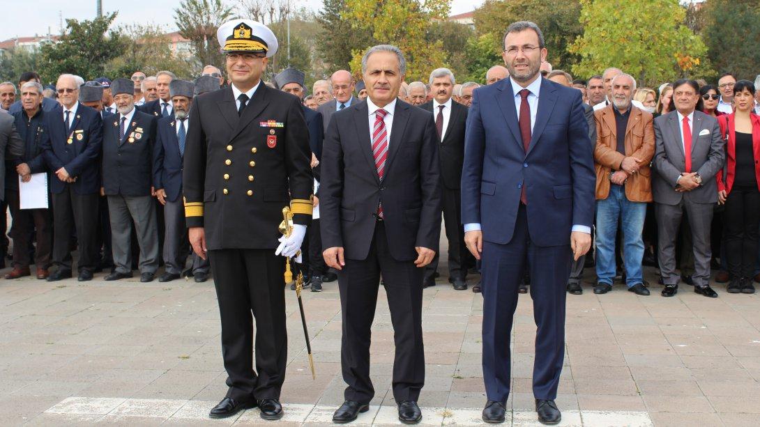 29 Ekim Cumhuriyet Bayramı Atatürk Anıtı'na Çelenk Sunulması ile Başladı.