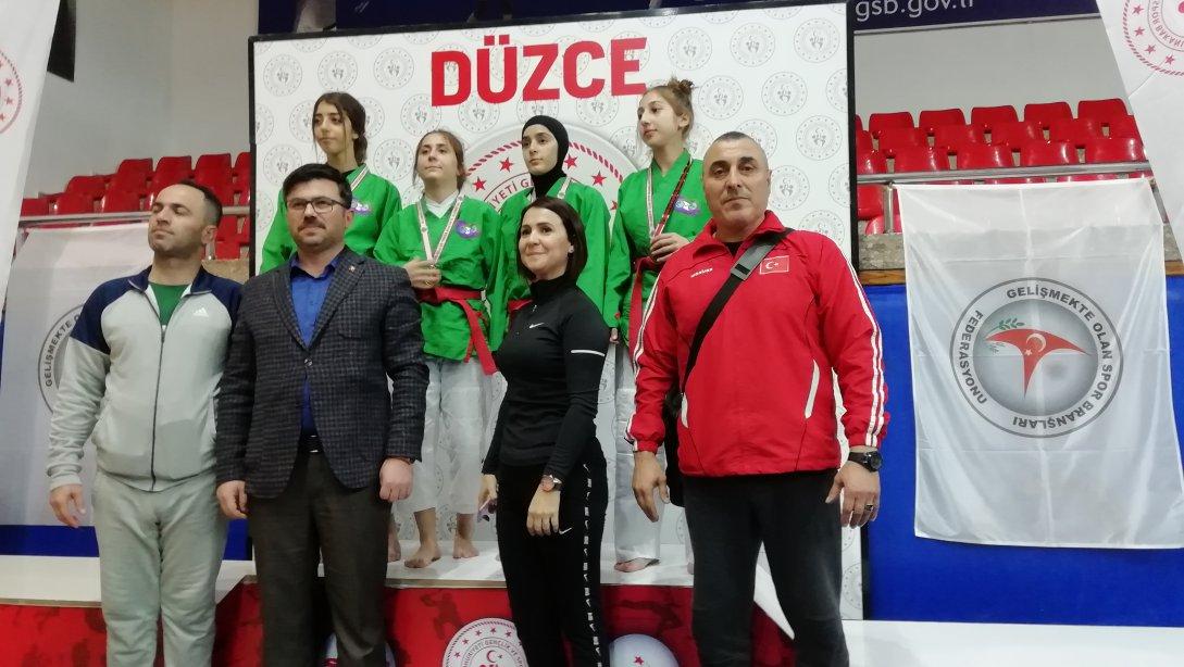 Nuri Demirağ Çok Programlı Anadolu Lisesi Öğrencileri Kuraş Türkiye Şampiyonasına Katıldı.