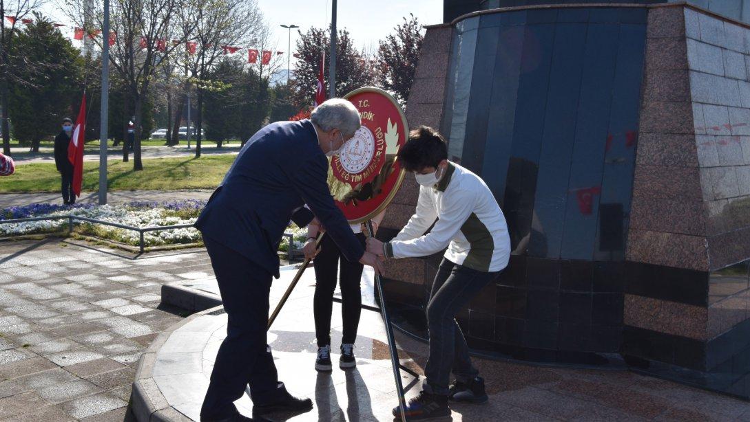 23 Nisan Ulusal Egemenlik ve Çocuk Bayramı Atatürk Anıtı'na Çelenk Sunulması ile Başladı.