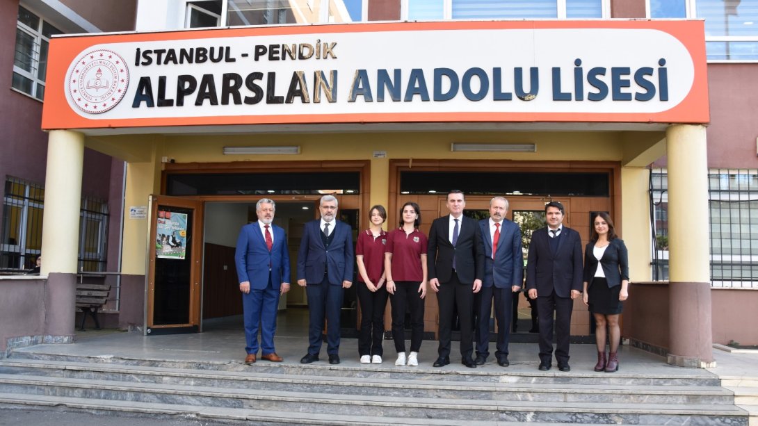 Pendik Kaymakamımız Sn. Mehmet Yıldız Alparslan Anadolu Lisemizi ziyaret etti.