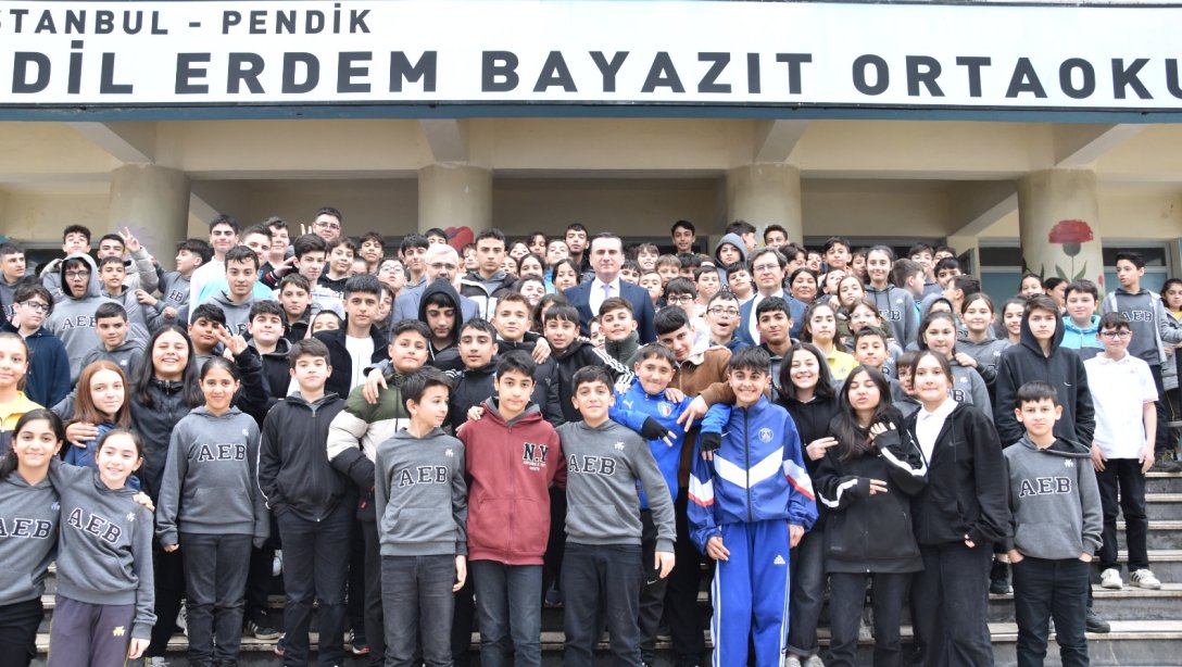Pendik Kaymakamımız Sn. Mehmet Yıldız Adil Erdem Bayazıt Ortaokulunu ziyaret etti.