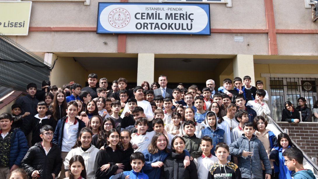 Pendik Kaymakamımız Sn. Mehmet Yıldız Cemil Meriç Ortaokulunu ziyaret etti.