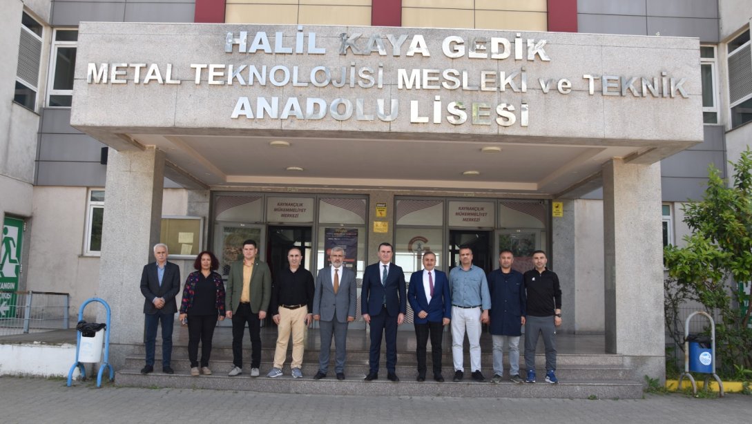 Pendik Kaymakamımız Sn. Mehmet Yıldız Halil Kaya Gedik Metal Teknolojisi Mesleki ve Teknik Anadolu Lisesini ziyaret etti.