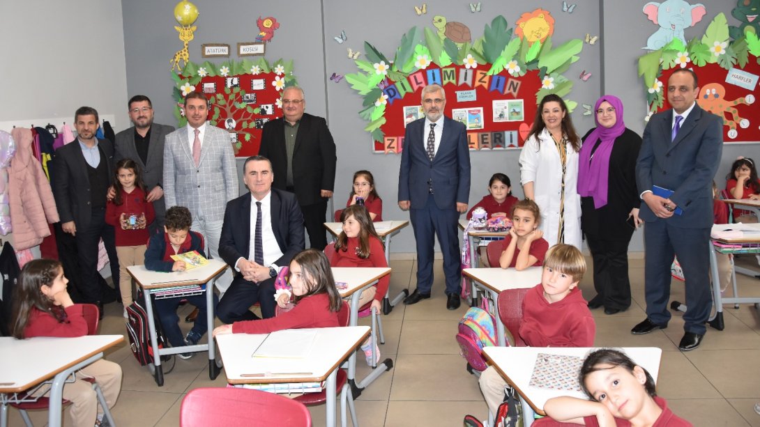 Pendik Kaymakamımız Sn. Mehmet Yıldız Özel Bayramlar Kolejini ziyaret etti.