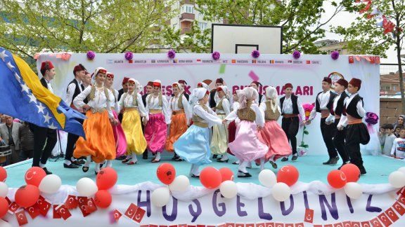 23 Nisan 12. Uluslararası Pendik Çocuk Festivali Kardeşlik Buluşması Süreyyapaşa İlkokulu´nda Gerçekleşti.
