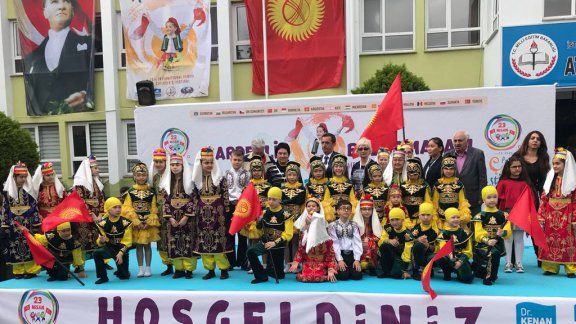 23 Nisan 13. Uluslararası Pendik Çocuk Festivali Kardeşlik Buluşması Atatürk Ortaokulu´nda Gerçekleşti.