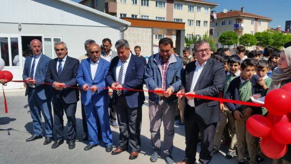 Kurtköy Anadolu İmam Hatip Lisesi´nin 4006 Tübitak Bilim Fuarı Açılışı Gerçekleşti.
