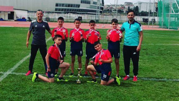 Okul Sporları Puanlı Atletizm Türkiye Finallerinde Sezai Karakoç İmam Hatip Ortaokulu Türkiye Üçüncüsü