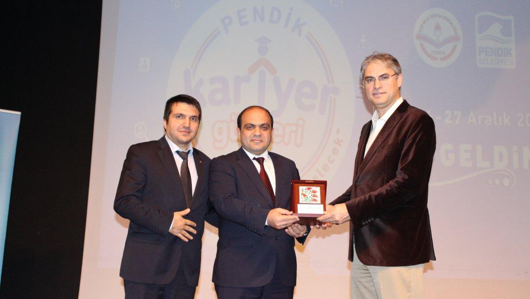 Pendik Kariyer Günleri-3´te Doç. Dr. Erkan Erdemir Öğrencilerimiz ile Buluştu.