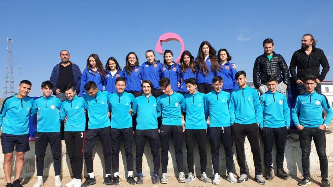 Pendik İTO Mesleki ve Teknik Anadolu Lisesi Futsal Takımı Türkiye Yarı Finallerine Katılmaya Hak Kazandı.