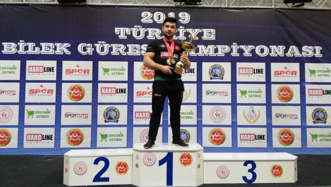 Öğrencimiz Ali Karaçete Türkiye Bilek Güreşi Şampiyonasında Sağ ve Sol Kolda Türkiye Şampiyonu