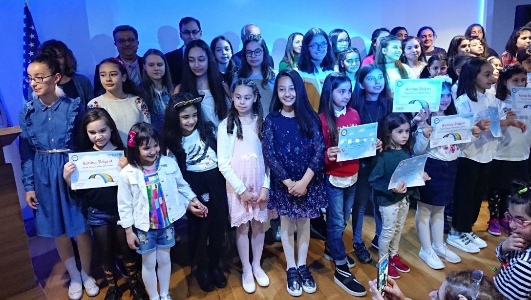 Öğrencimiz Naz Peri İrem Kurt Hayalim konulu 19. Geleneksel Çocuk Resim Yarışmasında Türkiye Birincisi