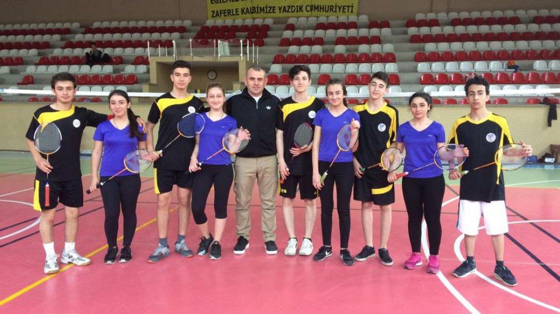 İlçemiz Liseler Arası Düzenlenen Genç Erkekler Badminton Turnuvasında Pendik Anadolu Lisesi Pendik Birincisi Oldu. 