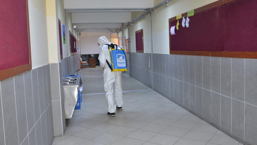 Okullarımız 15 günde bir dezenfekte ediyor.