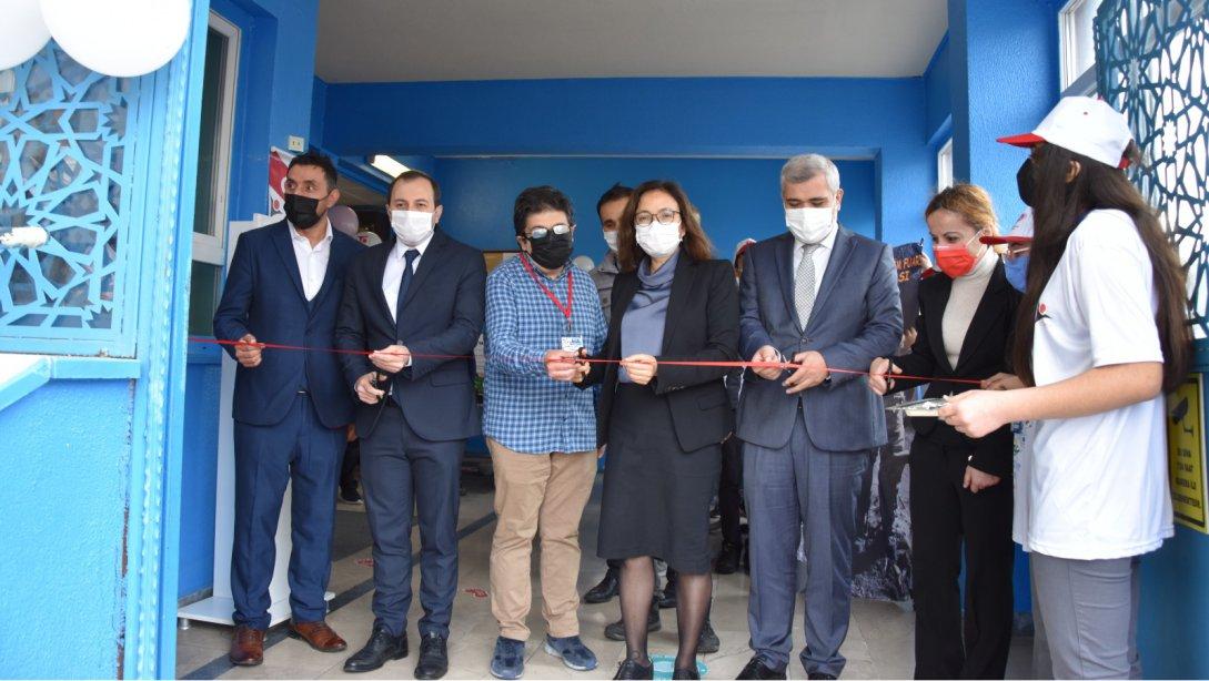 Fatma Gözen Eralp Ortaokulu Tübitak 4006 Bilim Fuarı Açılışı Yapıldı.