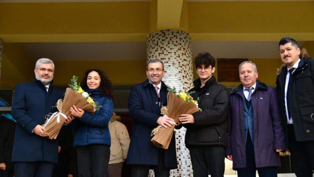 Pendik Belediye Başkanımız Sn. Ahmet Cin ve İlçe Milli Eğitim Müdürümüz Sn. Aytekin Yılmaz Yavuz Sultan Selim Anadolu Lisesini ziyaret etti.