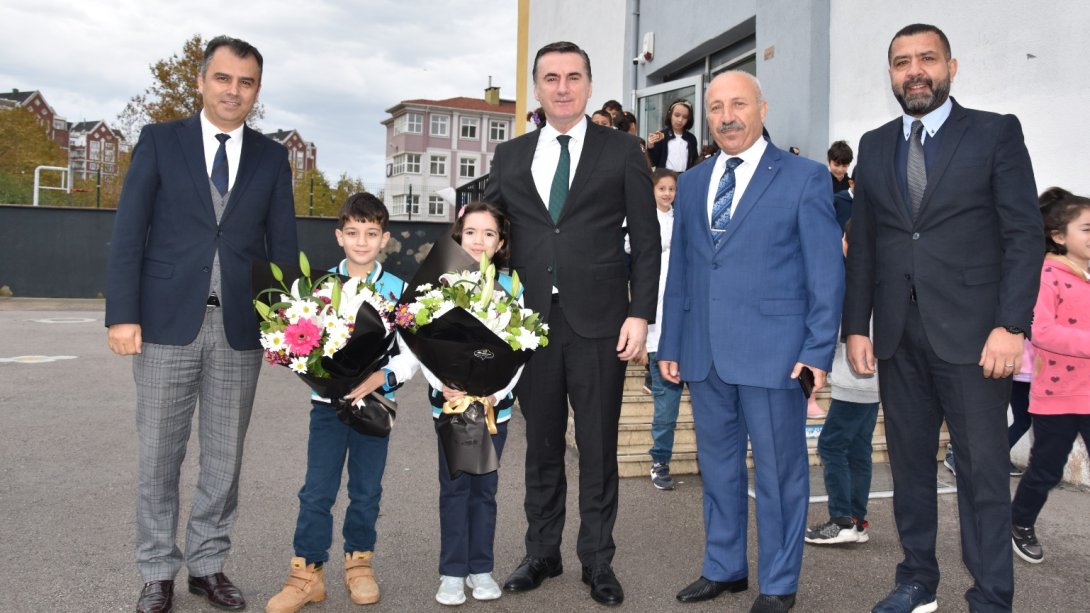 Pendik Kaymakamımız Sn. Mehmet Yıldız 75. Yıl Mesut Yılmaz İlkokulunu ziyaret etti.