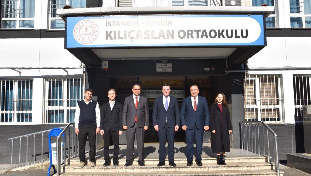 Pendik Kaymakamımız Sn. Mehmet Yıldız Kılıçaslan Ortaokuluna ziyaret etti.