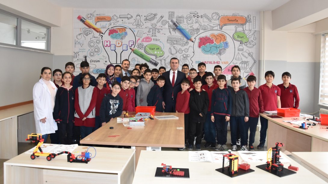 Pendik Kaymakamımız Sn. Mehmet Yıldız Sezai Karakoç İmam Hatip Ortaokulunu ziyaret etti.