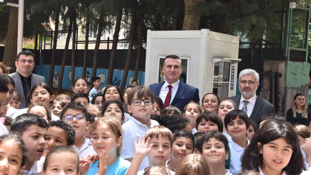 Pendik Kaymakamımız Sn. Mehmet Yıldız Atatürk İlkokulunu ziyaret etti.